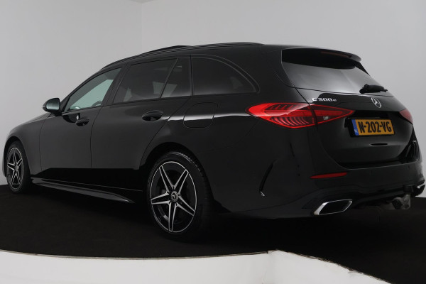Mercedes-Benz C-Klasse Estate 300 e AMG Line (PANORAMADAK, TREKHAAK, SFEERVERLICHTING, STOELVERMING, ACHTERUITRIJCAMERA, NAVI)