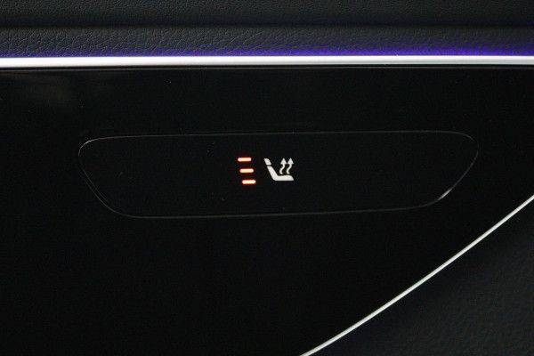 Mercedes-Benz C-Klasse Estate 300 e AMG Line (PANORAMADAK, TREKHAAK, SFEERVERLICHTING, STOELVERMING, ACHTERUITRIJCAMERA, NAVI)