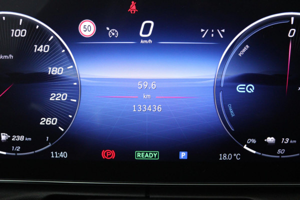 Mercedes-Benz C-Klasse Estate 300 e AMG Line (PANORAMADAK, TREKHAAK, SFEERVERLICHTING, STOELVERMING, ACHTERUITRIJCAMERA, NAVI)