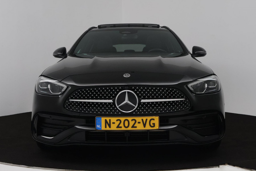 Mercedes-Benz C-Klasse Estate 300 e AMG Line (PANORAMADAK, TREKHAAK, SFEERVERLICHTING, STOELVERMING, ACHTERUITRIJCAMERA, NAVI)