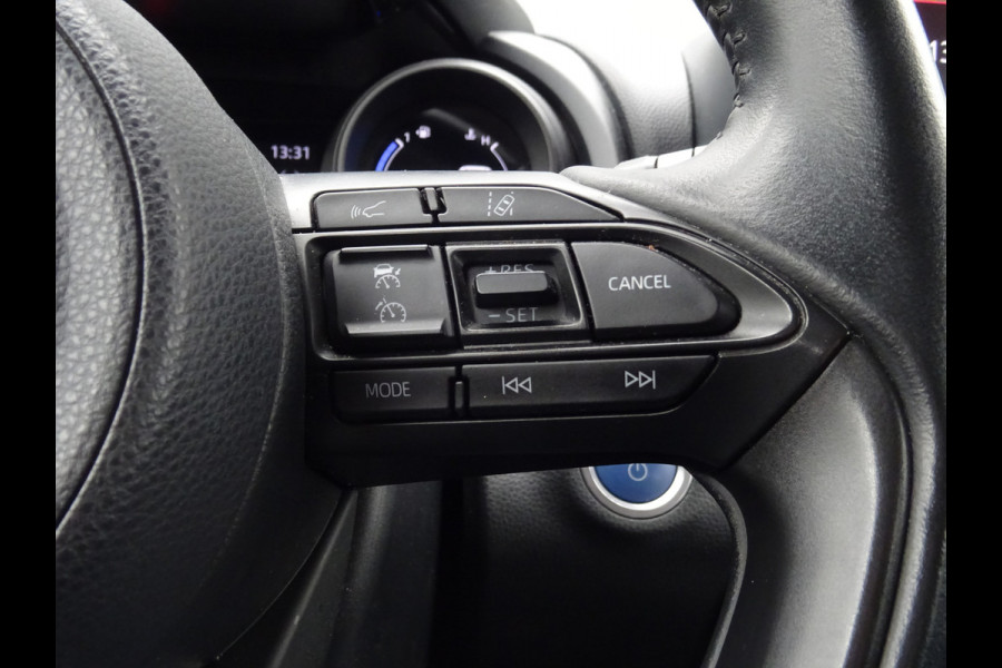 Toyota Yaris 1.5 Hybrid Dynamic * LED * CAMERA * NAVIGATIE !!