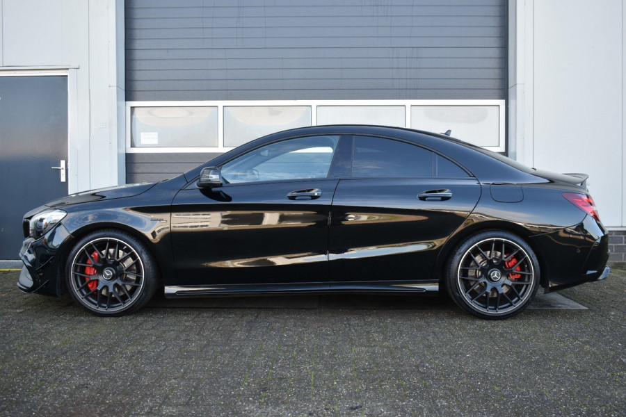 Mercedes-Benz CLA-Klasse AMG 45 4MATIC