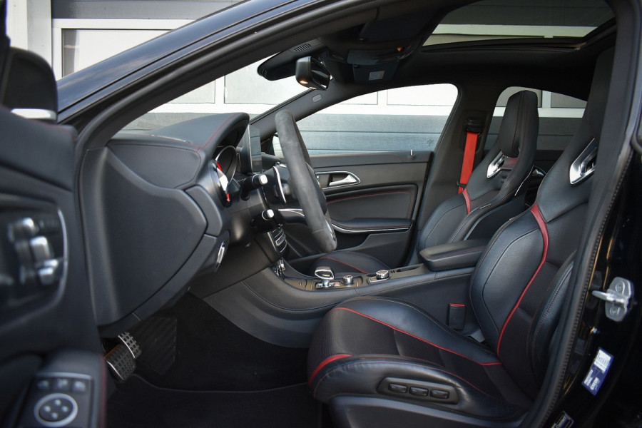 Mercedes-Benz CLA-Klasse AMG 45 4MATIC