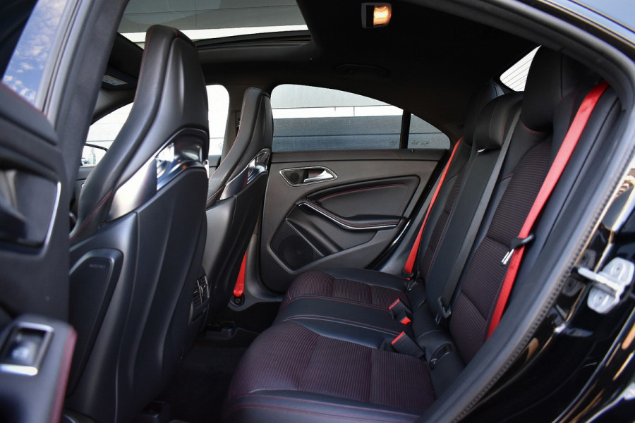 Mercedes-Benz CLA-Klasse AMG 45 4MATIC