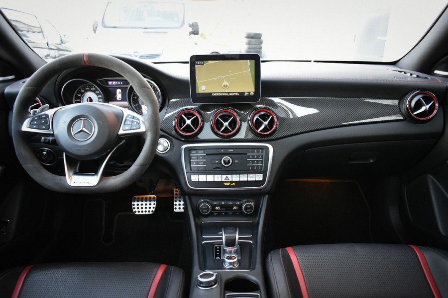 Mercedes-Benz CLA-Klasse AMG 45 4MATIC