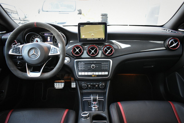 Mercedes-Benz CLA-Klasse AMG 45 4MATIC