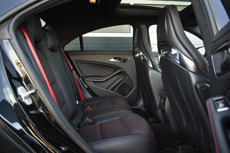 Mercedes-Benz CLA-Klasse AMG 45 4MATIC