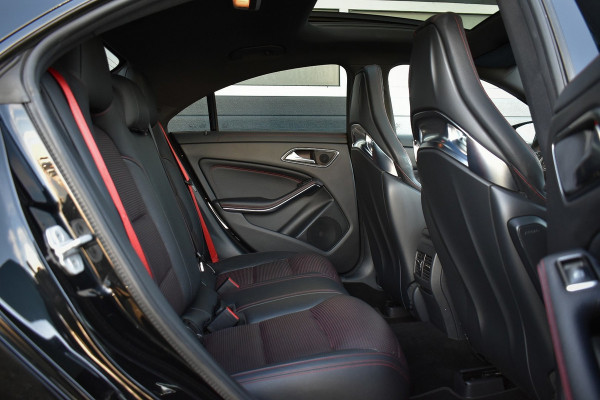 Mercedes-Benz CLA-Klasse AMG 45 4MATIC