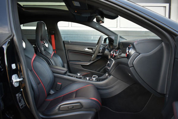 Mercedes-Benz CLA-Klasse AMG 45 4MATIC