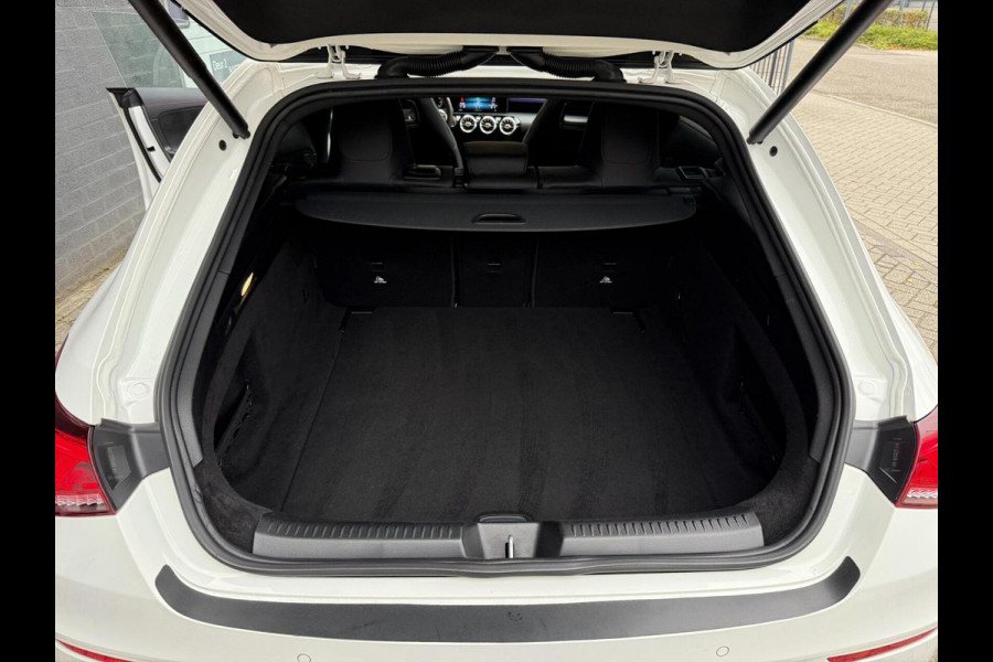 Mercedes-Benz CLA-Klasse Shooting Brake 180 AMG PANORAMADAK