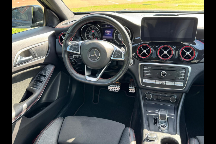 Mercedes-Benz A-Klasse GLA45 AMG 4MATIC Premium NW MODEL!
