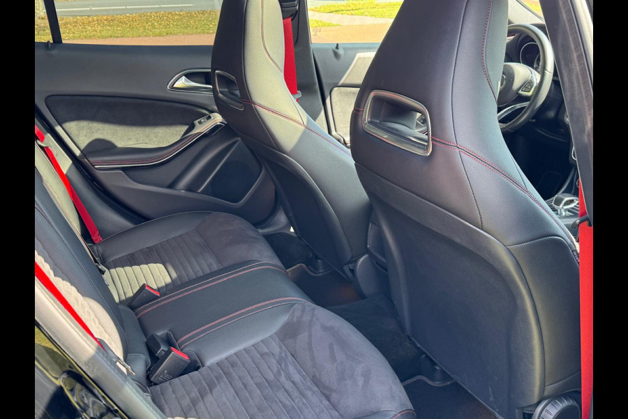 Mercedes-Benz A-Klasse GLA45 AMG 4MATIC Premium NW MODEL!