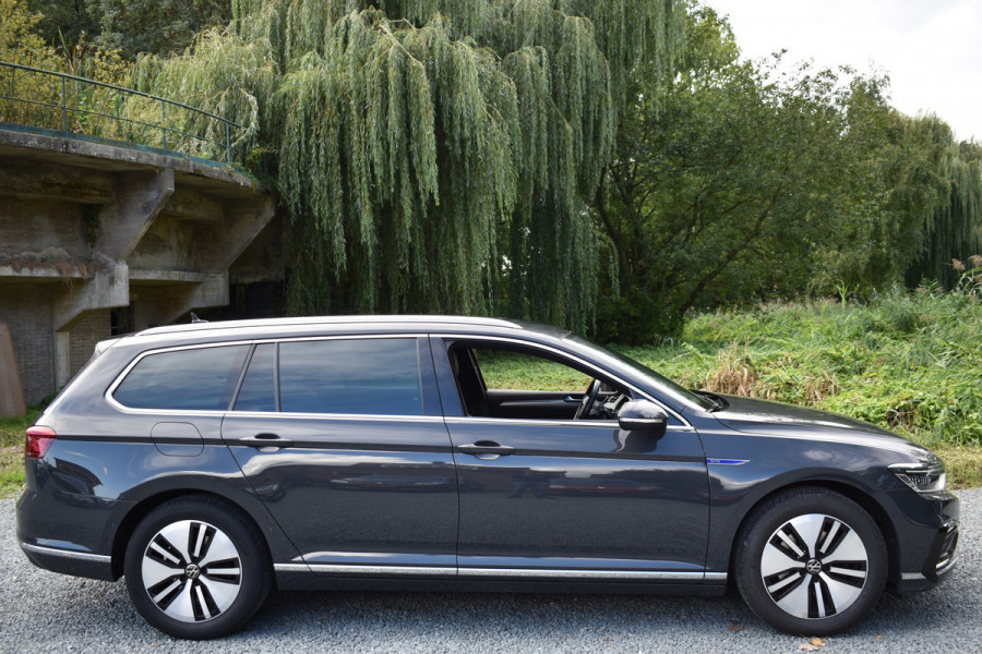 Volkswagen Passat Variant 218PK DSG HYBRID GTE BUSINESS LEDER/CAMERA/TREKHAAK/IQ-LIGHT