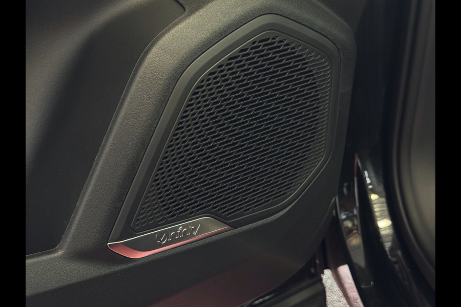Lynk & Co 01 MORE 276PK 4 CYL NIEUWSTE MODEL HARMAN KARDON LEDER PANO. 15'4 INCH NAVI 360.CAM 20''LMV  ELEK.STOEL/GEHEUGEN STUUR.VERW 07/25 4 JAAR FABRIEKSGARANTIE