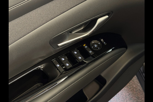 Hyundai Tucson 1.6 T-GDI PHEV NIEUWE AUTO 252PK PANORAMA CAMERA CARPLAY STOELVERW. V+A PLUG IN HYBRIDE - 5 JAAR GARANTIE