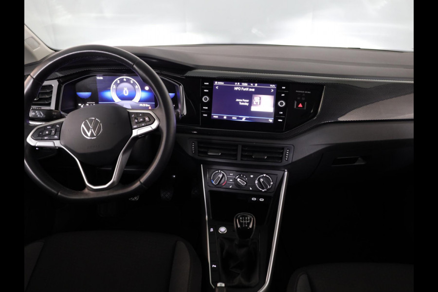 Volkswagen Polo 1.0 TSI Life 95pk | verlengde garantie | Navigatie | parkeersensoren | stoelverwarming