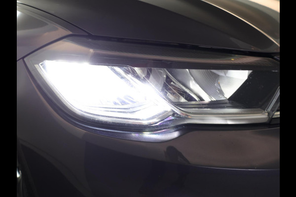 Volkswagen Polo 1.0 TSI Life 95pk | verlengde garantie | Navigatie | parkeersensoren | stoelverwarming