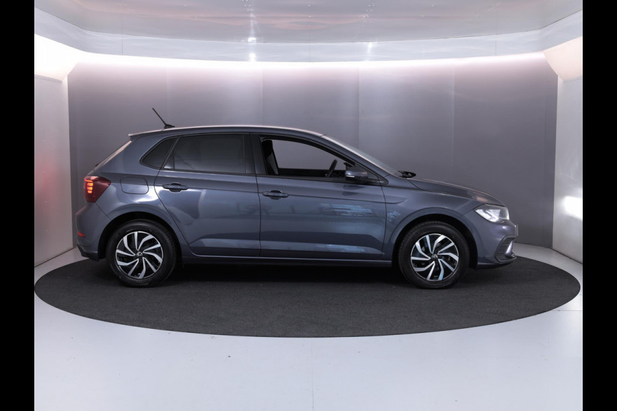 Volkswagen Polo 1.0 TSI Life 95pk | verlengde garantie | Navigatie | parkeersensoren | stoelverwarming