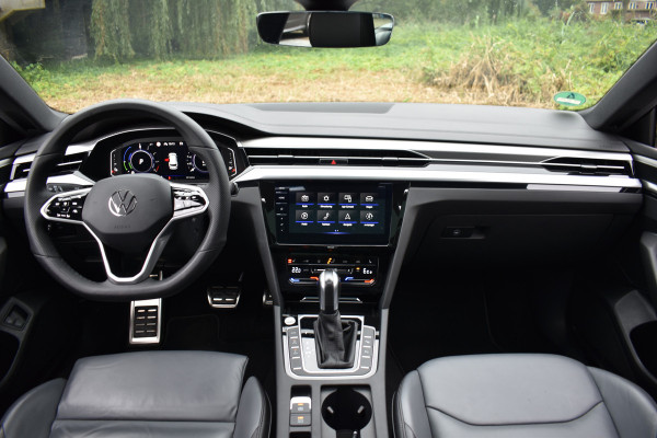 Volkswagen Arteon Shooting Brake eHYBRID 218PK DSG ELEGANCE BUSINESS+ LEDER/VIRTUAL/PANORAMADAK Volkswagen Arteon Shooting Brake eHYBRID 218PK DSG ELEGANCE BUSINESS+ LEDER/VIRTUAL/PANORAMADAK