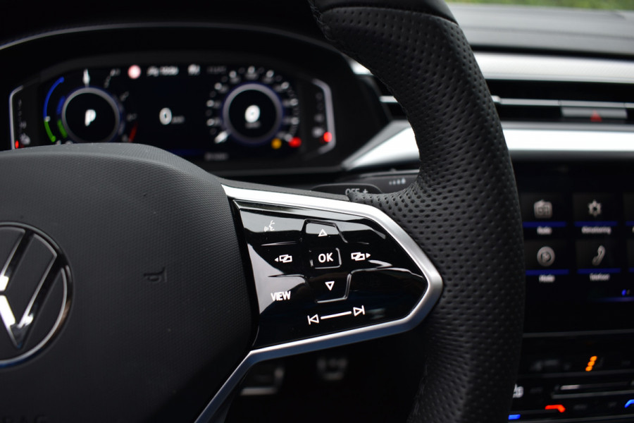 Volkswagen Arteon Shooting Brake eHYBRID 218PK DSG ELEGANCE BUSINESS+ LEDER/VIRTUAL/PANORAMADAK Volkswagen Arteon Shooting Brake eHYBRID 218PK DSG ELEGANCE BUSINESS+ LEDER/VIRTUAL/PANORAMADAK