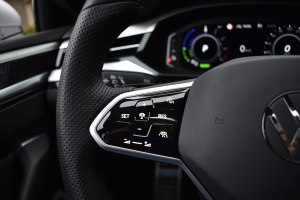 Volkswagen Arteon Shooting Brake eHYBRID 218PK DSG ELEGANCE BUSINESS+ LEDER/VIRTUAL/PANORAMADAK Volkswagen Arteon Shooting Brake eHYBRID 218PK DSG ELEGANCE BUSINESS+ LEDER/VIRTUAL/PANORAMADAK