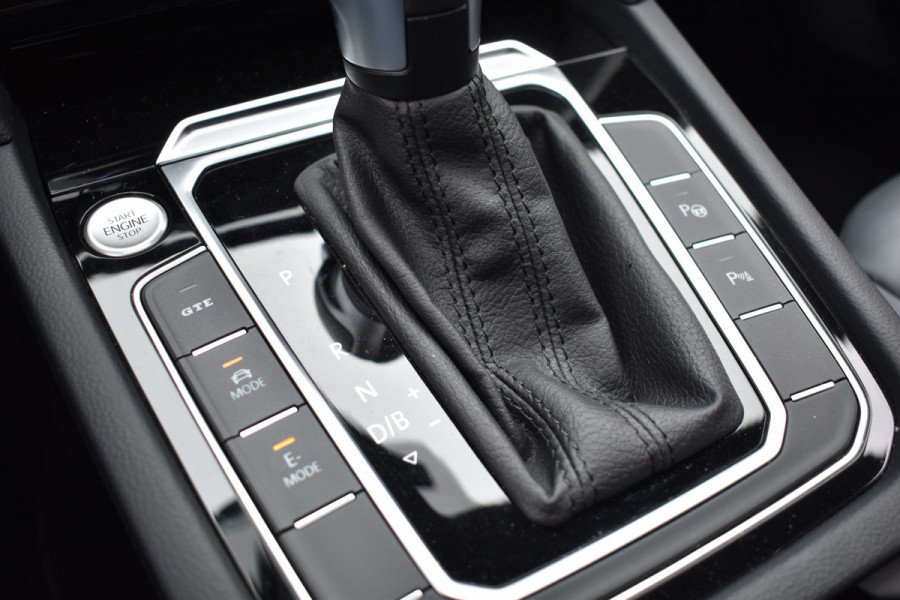 Volkswagen Arteon Shooting Brake eHYBRID 218PK DSG ELEGANCE BUSINESS+ LEDER/VIRTUAL/PANORAMADAK Volkswagen Arteon Shooting Brake eHYBRID 218PK DSG ELEGANCE BUSINESS+ LEDER/VIRTUAL/PANORAMADAK