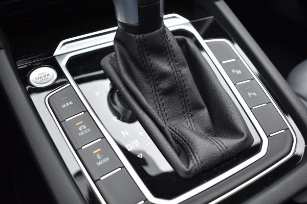 Volkswagen Arteon Shooting Brake eHYBRID 218PK DSG ELEGANCE BUSINESS+ LEDER/VIRTUAL/PANORAMADAK Volkswagen Arteon Shooting Brake eHYBRID 218PK DSG ELEGANCE BUSINESS+ LEDER/VIRTUAL/PANORAMADAK