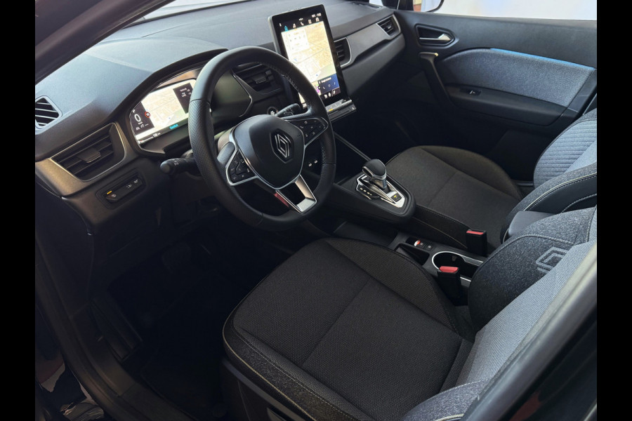 Renault Captur 1.3 MILD HYBRID 160 TECHNO CAMERA 18''LMV STOEL/STUUR .VERW PURE VISION LED 10'' R-LINK NAVI 04/2025 EDC-automaat (Efficiënt Dual Clutch) 7 Versnellingen 1200KG Trekgewicht