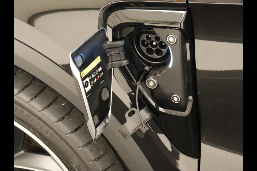 Lynk & Co 01 1.5 Plug In | Panoramadak | Infinity by Harman | Camera | Adaptive cruise | Stoelverwarming | Carplay | Memory | Full LED | PHEV