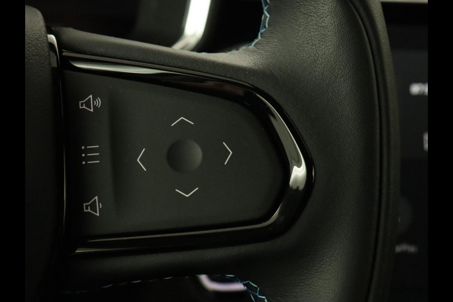 Lynk & Co 01 1.5 Plug In | Panoramadak | Infinity by Harman | Camera | Adaptive cruise | Stoelverwarming | Carplay | Memory | Full LED | PHEV