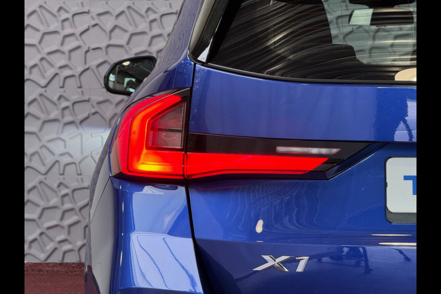 BMW X1 XDRIVE 25E PHEV M-SPORT LED ELEK.KLEP NAVI STOELVERW M-SHADOW LINE CARPLAY/ANDROID ZWARTE.HEMEL PHEV PLUG IN HYBRID AWD 4X4 4WD