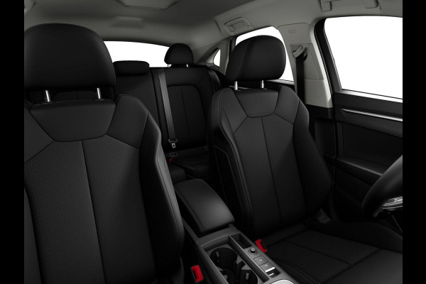 Audi Q3 Sportback 45 TFSI e Business Edition 245pjk | Navigatie | Sportstoelen | 18 inch Lichtmetalen velgen  | Parkeersensoren voor en achter