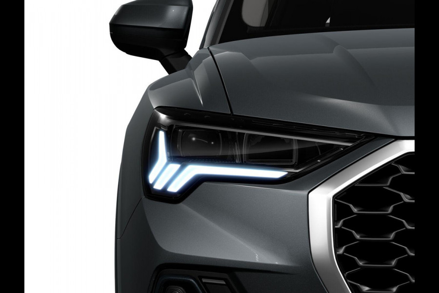 Audi Q3 Sportback 45 TFSI e Business Edition 245pjk | Navigatie | Sportstoelen | 18 inch Lichtmetalen velgen  | Parkeersensoren voor en achter
