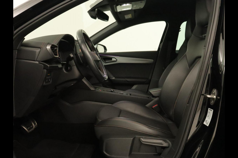 CUPRA Formentor 1.4 e-Hybrid VZ | 245pk | Stoel & stuurverwarming | 360 Camera | Carplay | Adaptive cruise | Navigatie | Sfeerverlichting | Keyless | Full LED | PHEV | Plug In