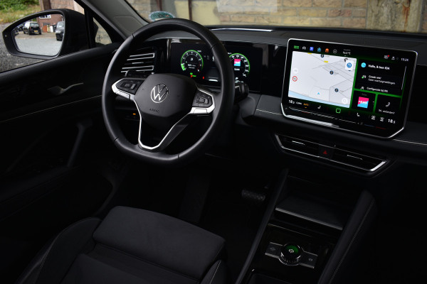 Volkswagen Tiguan 1.5 eTSI 150PK DSG Elegance LEDER | 360° CAMERA | TREKHAAK