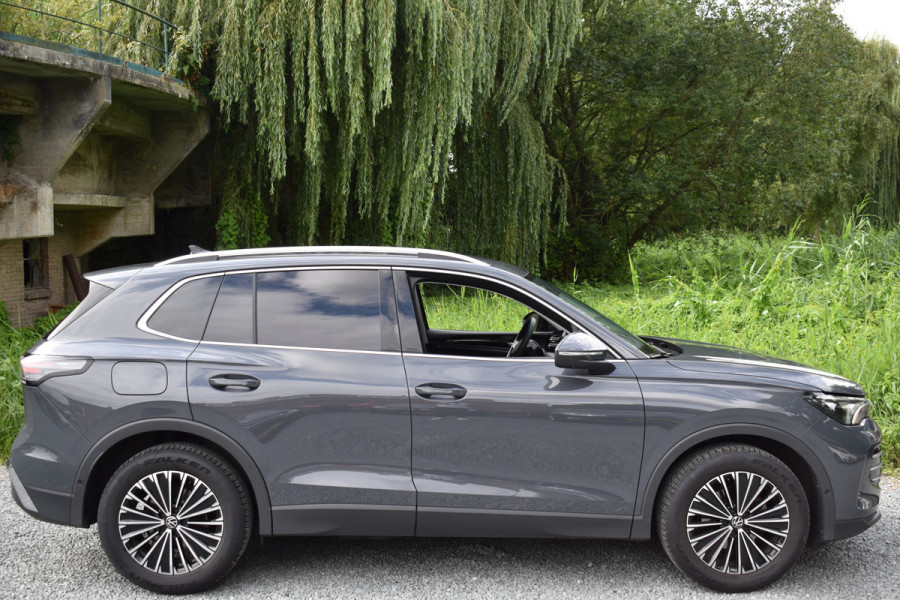 Volkswagen Tiguan 1.5 eTSI 150PK DSG Elegance LEDER | 360° CAMERA | TREKHAAK