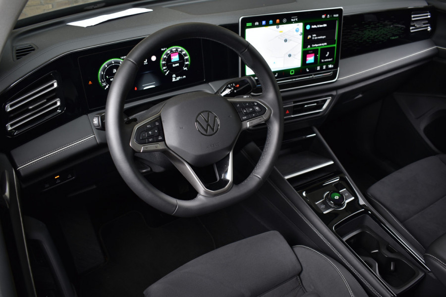 Volkswagen Tiguan 1.5 eTSI 150PK DSG Elegance LEDER | 360° CAMERA | TREKHAAK