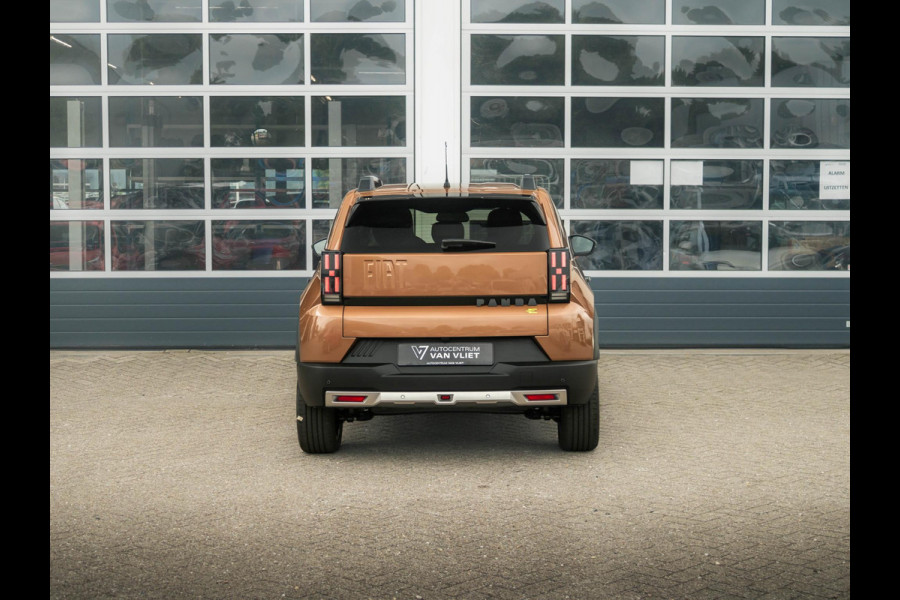 Fiat Grande Panda La Prima 7,4 kW 44 kWh | Uit voorraad leverbaar | Clima | Cruise | Camera | Apple Carplay | 17" | Navi