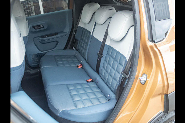 Fiat Grande Panda La Prima 7,4 kW 44 kWh | Uit voorraad leverbaar | Clima | Cruise | Camera | Apple Carplay | 17" | Navi