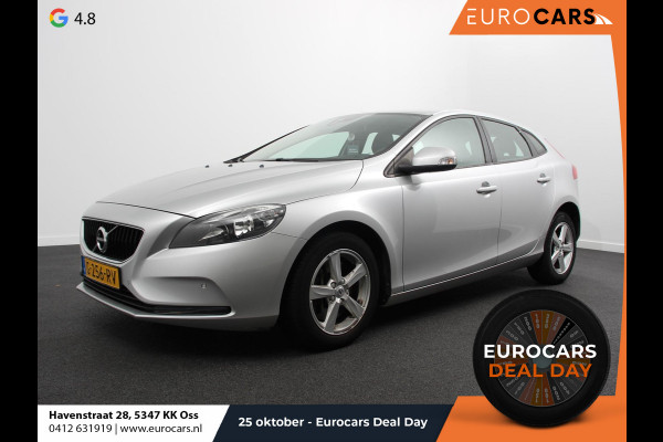 Volvo V40 1.5 T2 Momentum Airco Navigatie Parkeersensoren Radio Lichtmetalen velgen Elektrische ramen Bluetooth