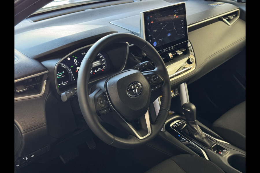 Toyota Corolla Cross HYBRID 140 2025 STYLE STOEL/STUUR VERW. ELEK.KLEP LED KEYLESS CARPLAY NAVI CAMERA ADAP CRUISE PDC