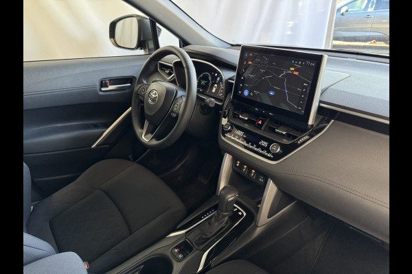 Toyota Corolla Cross HYBRID 140 2025 STYLE STOEL/STUUR VERW. ELEK.KLEP LED KEYLESS CARPLAY NAVI CAMERA ADAP CRUISE PDC