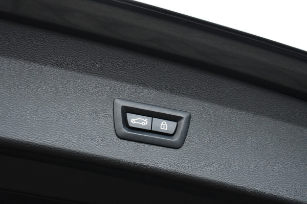 BMW X1 xDrive25e M-Sport Pano ACC HUD Camera Dr-Ast-Plus