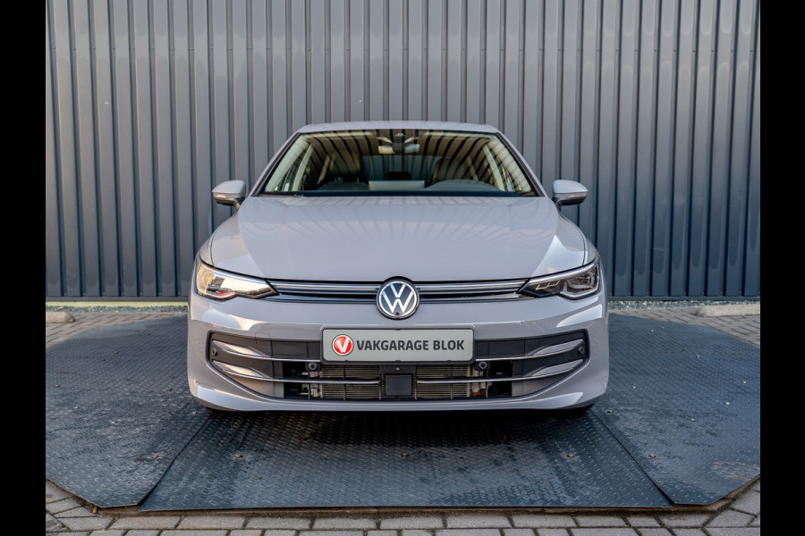Volkswagen Golf 1.5 eTSI 150Pk Style Edition 50 | 360 Camera | Stoelgeheugen | IQ Light | Prijs Rijklaar!!