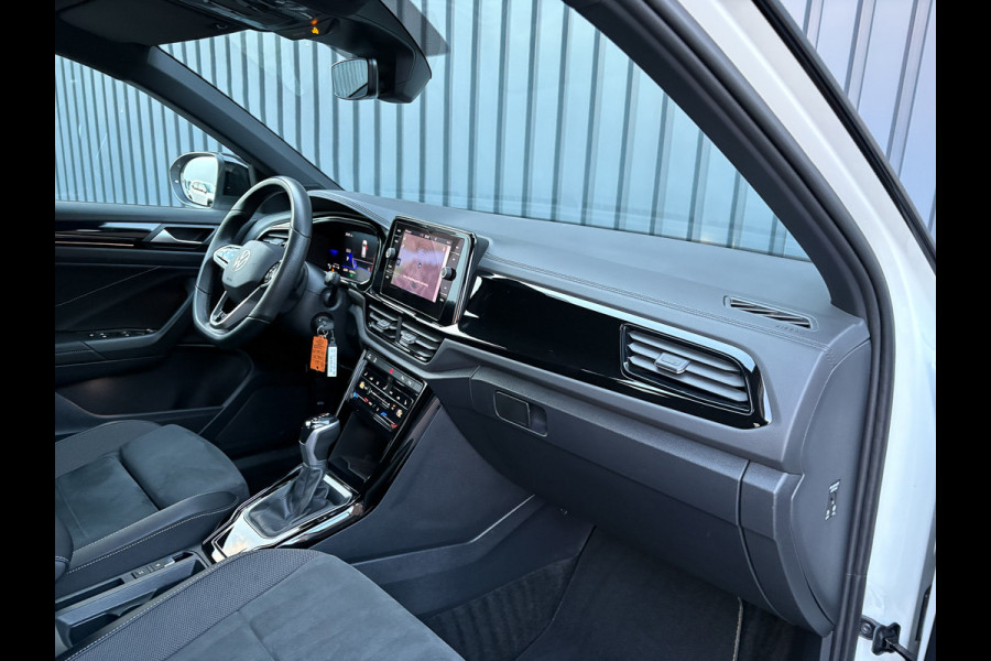 Volkswagen T-Roc 1.5 TSI R-Line Business | Standkachel | Trekhaak afnb. | IQ Light | Camera | Prijs Rijklaar!!