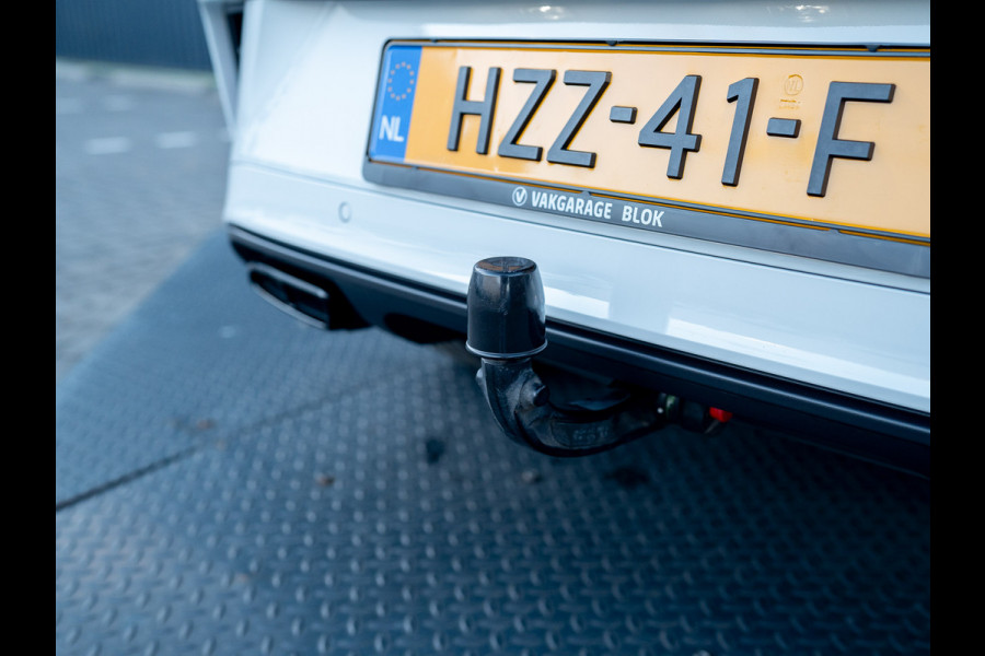Volkswagen T-Roc 1.5 TSI R-Line Business | Standkachel | Trekhaak afnb. | IQ Light | Camera | Prijs Rijklaar!!