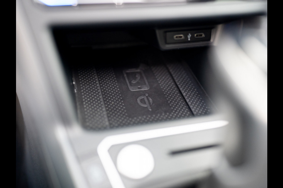 Volkswagen Polo 1.0 TSI R-Line | Keyless | Panodak | IQ Light | Camera | Trekhaak afnb. | Prijs Rijklaar!!