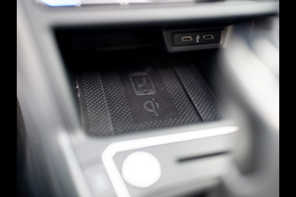 Volkswagen Polo 1.0 TSI R-Line | Keyless | Panodak | IQ Light | Camera | Trekhaak afnb. | Prijs Rijklaar!!