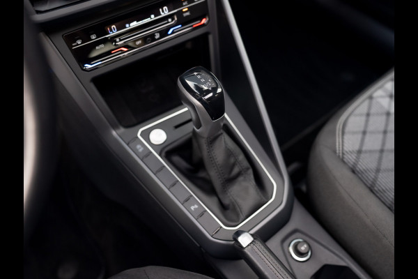Volkswagen Polo 1.0 TSI R-Line | Keyless | Panodak | IQ Light | Camera | Trekhaak afnb. | Prijs Rijklaar!!