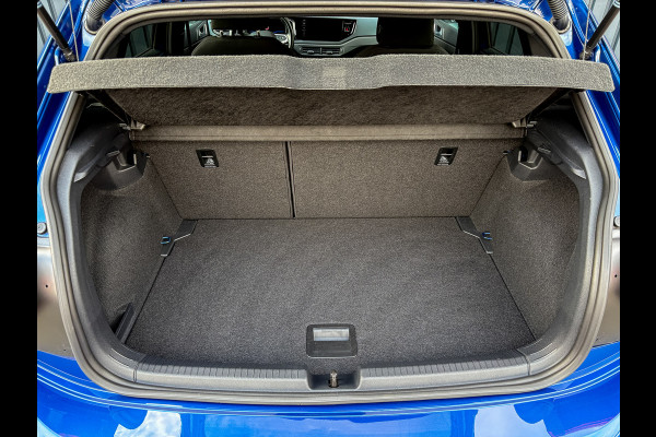 Volkswagen Polo 1.0 TSI R-Line | Keyless | Panodak | IQ Light | Camera | Trekhaak afnb. | Prijs Rijklaar!!